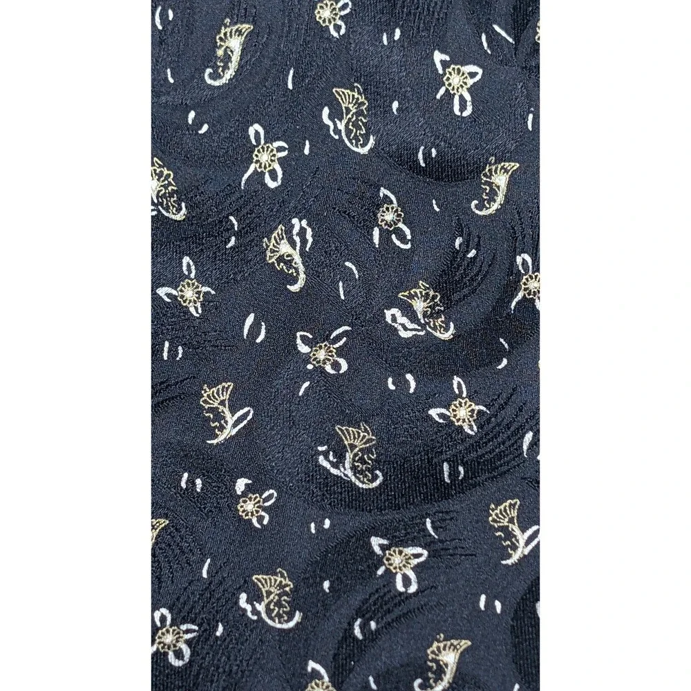 A Taghi Santostefano Men's Necktie Black Floral 100% Silk Italy‎